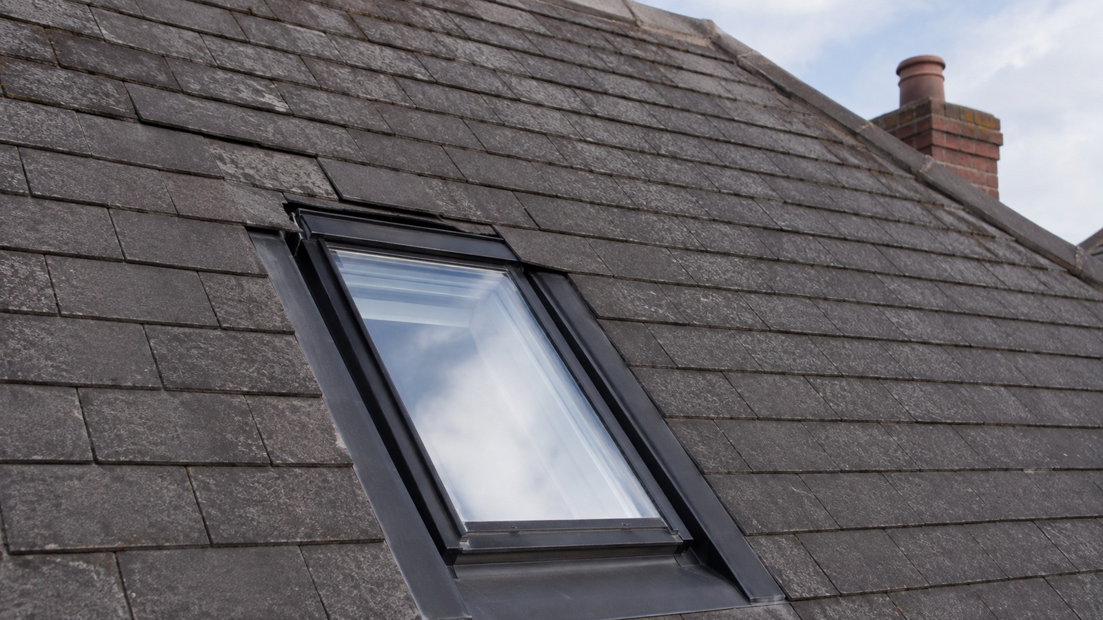 Roofing detail relevant to roof window leak repairs in stockport
