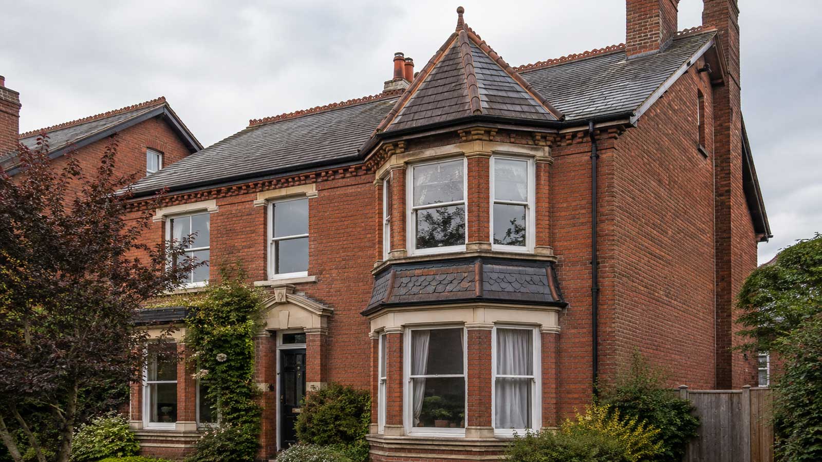 Older housing and roofs relevant to roof repairs in cheadle hulme, stockport